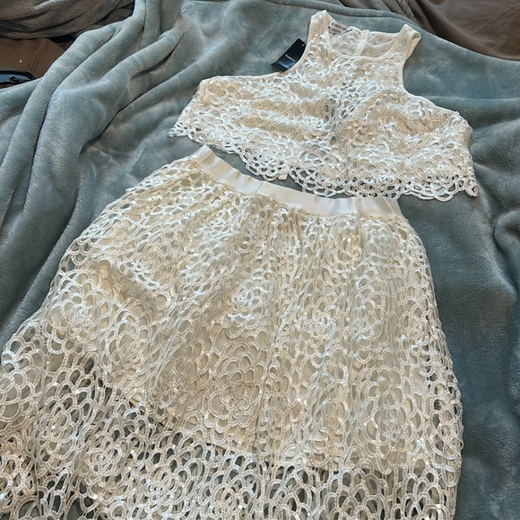 White Two Piece Sequin Open Lace outfit-L-NWT - Picture 4 of 15